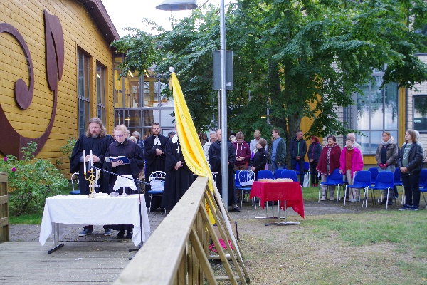 Jumalateenistus Võrtsjärve ääres
